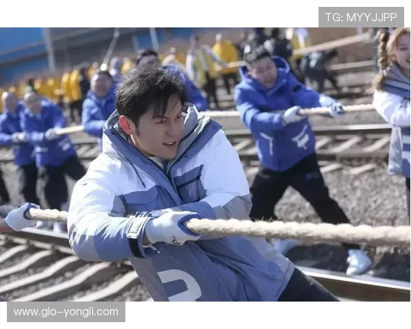 《蓝色毛球大冒险穿越奇幻世界挑战极限关卡》 《蓝色毛球大冒险穿越奇幻世界挑战极限关卡》